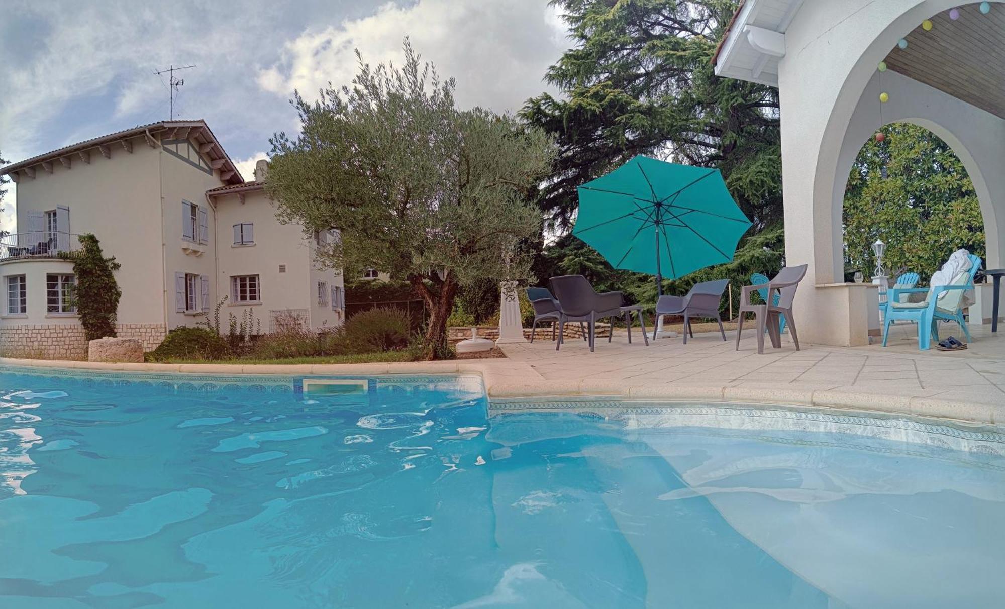 La Maison Basque Sainte-Livrade-sur-Lot Exteriör bild