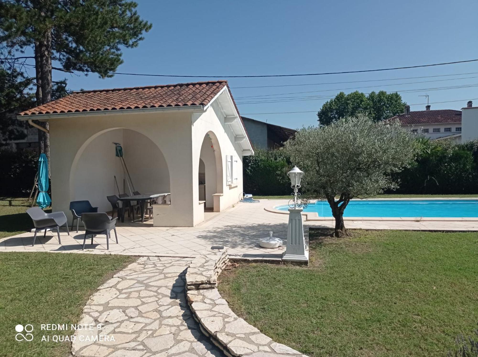 La Maison Basque Sainte-Livrade-sur-Lot Exteriör bild