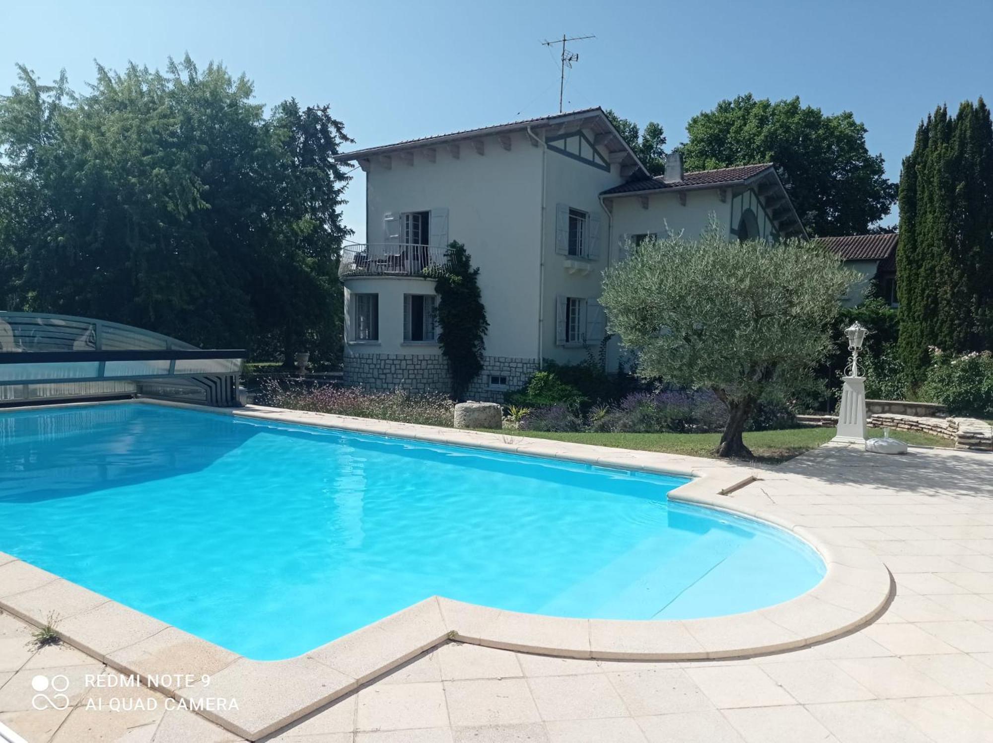 La Maison Basque Sainte-Livrade-sur-Lot Exteriör bild